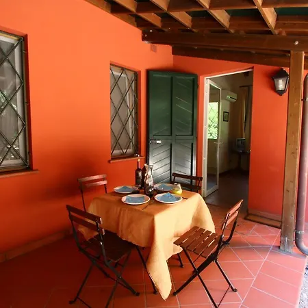 Cozy In With Swimming Pool Colonnella