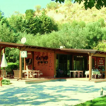 Cozy In With Swimming Pool Colonnella